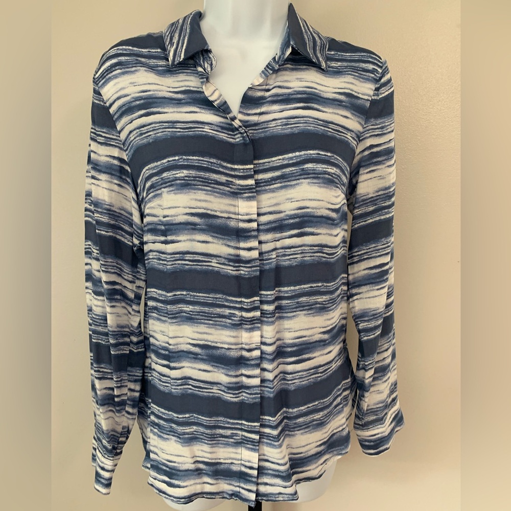 NWT Soft Surroundings Blue Long Sleeve Button Down Shirt